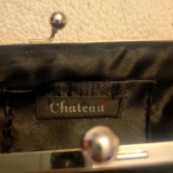 Vintage Chateau Beaded Embroidered Black w/Satin Kiss Lock in Floral Paisley - Picture 8 of 13